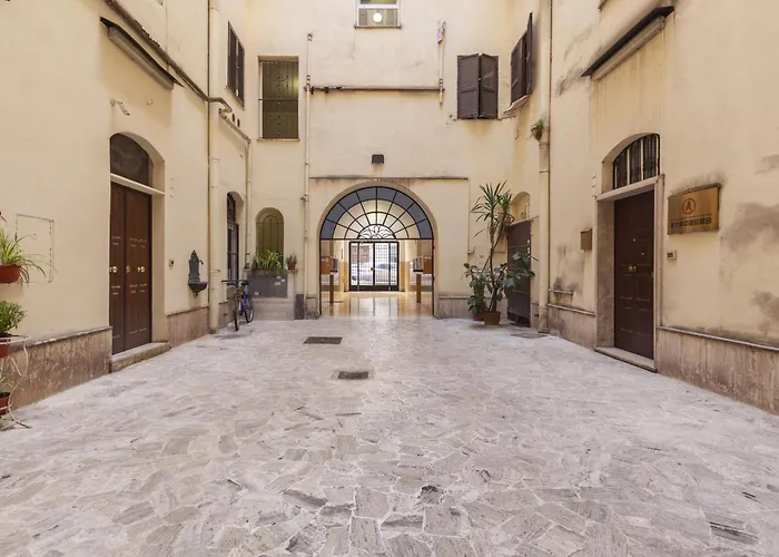 Hostly-Urban Oasis Turati-Few Steps From Colosseum